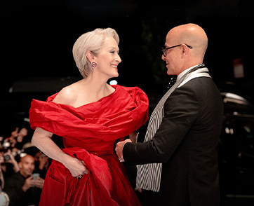 ส่องลุคเริ่ดของเหล่าไอคอนใน “The Devil Wears Prada 2 นางมารสวมปราด้า 2” ภาพยนตร์เปิดตัวอันดับ 1 ในประเทศไทย พร้อมกวาดรายได้มุ่งสู่ 50 ล้านบาท